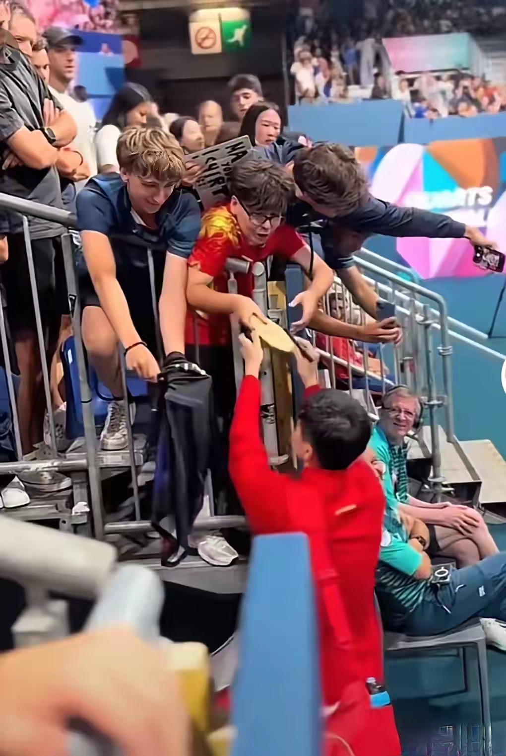 开云体育官网-波兰队鏖战英格兰队，马龙高光表现