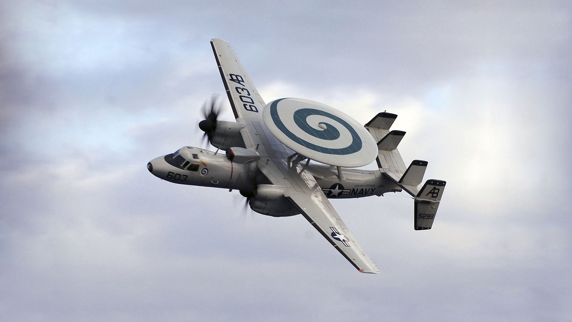 速度与意志，当F1街道赛的轰鸣遇见詹姆斯的关键一投