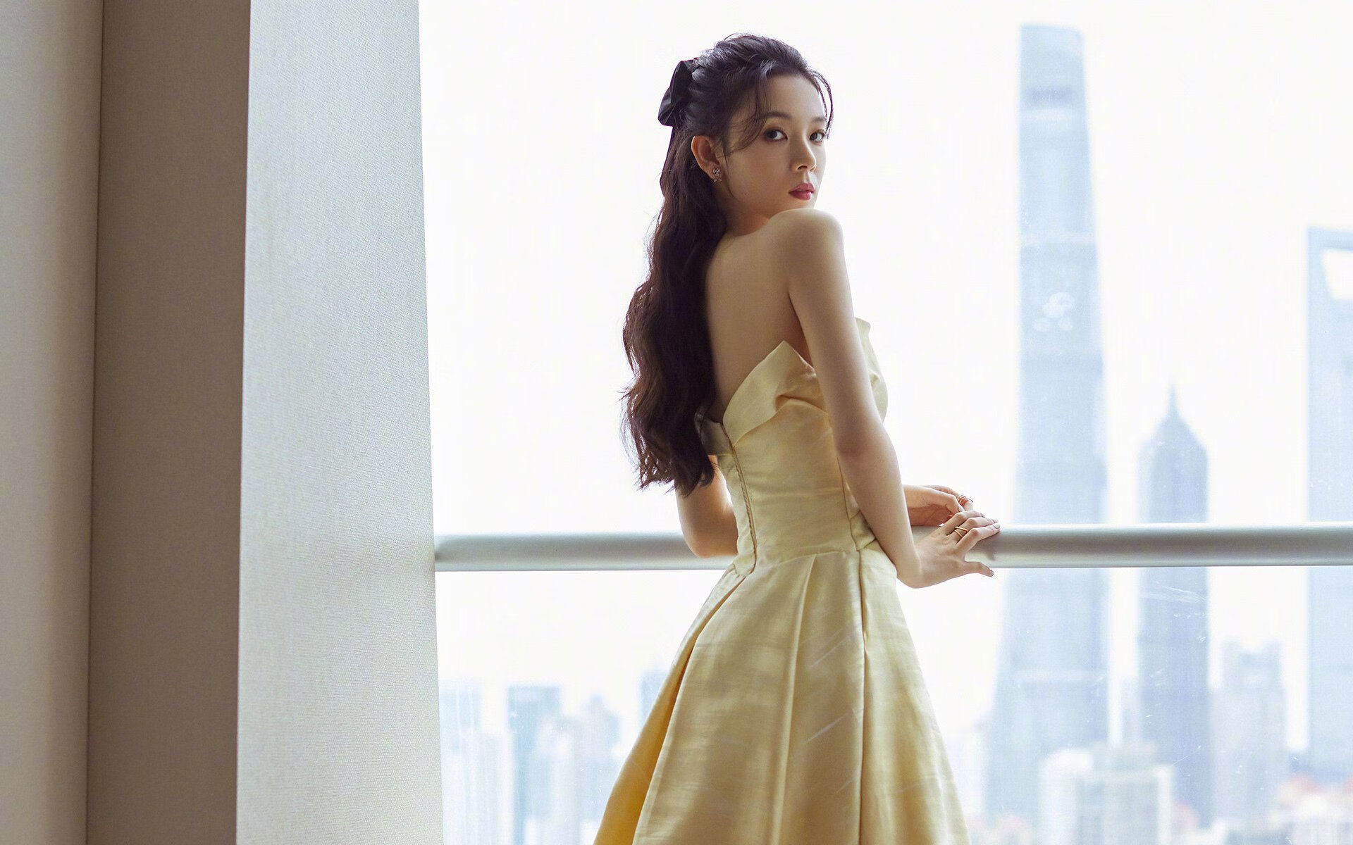 霍勒迪的华丽乐章，巨星价值在平凡比赛的裂痕中绽放