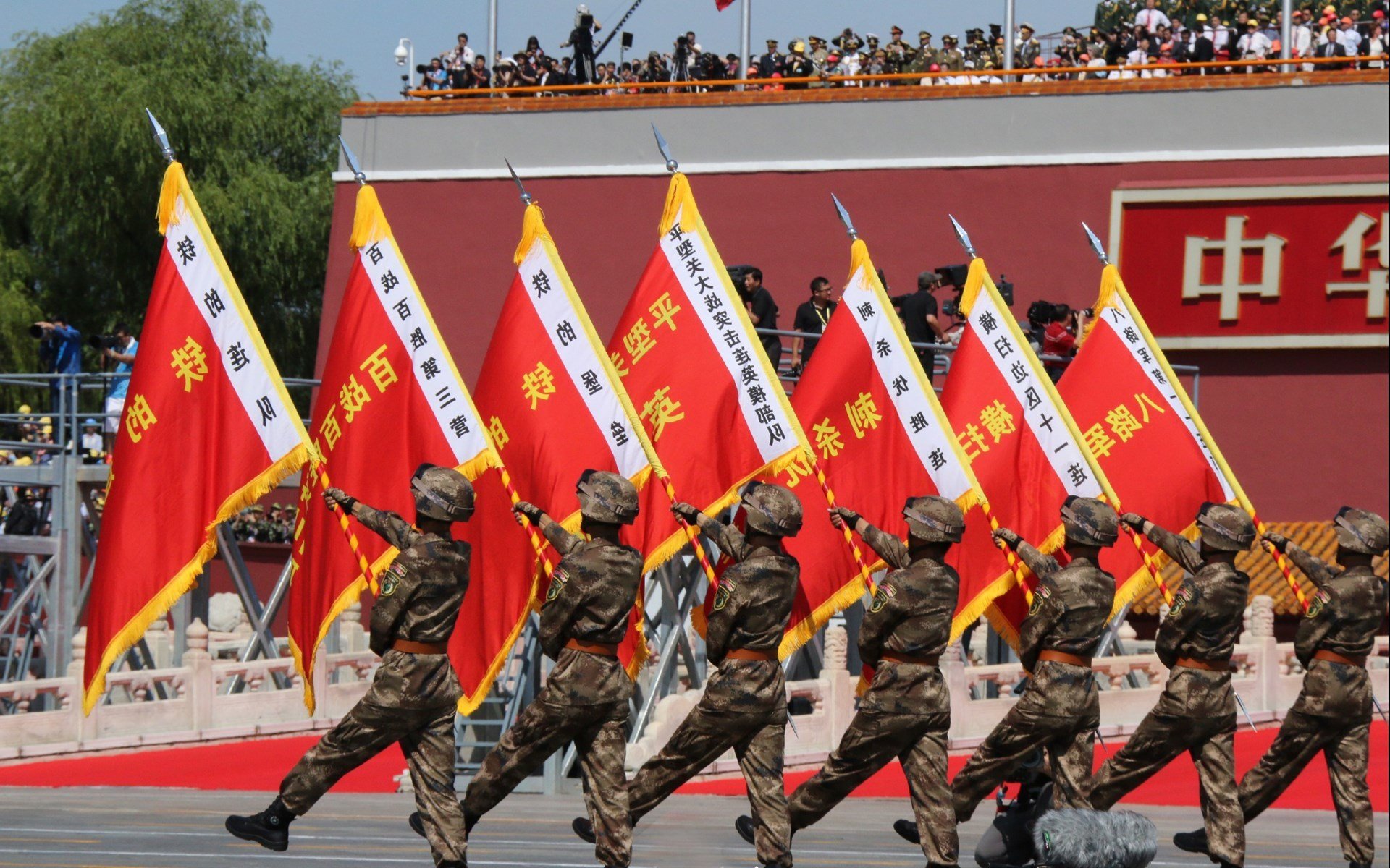 开云体育在线-勇士队全面开花，保罗17助攻引爆进攻狂潮